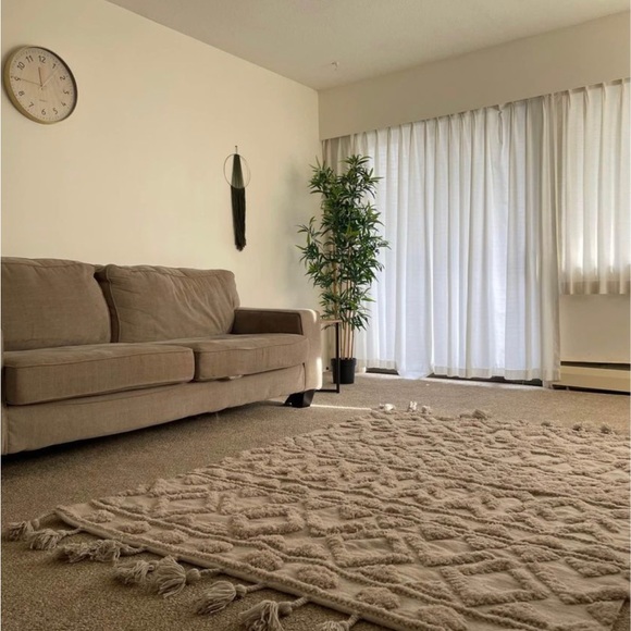 Wool Rug - Picture 3 of 5